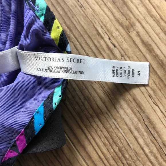 Victoria’s Secret sports bra with adjustable straps and geometric design - Picture 8 of 9